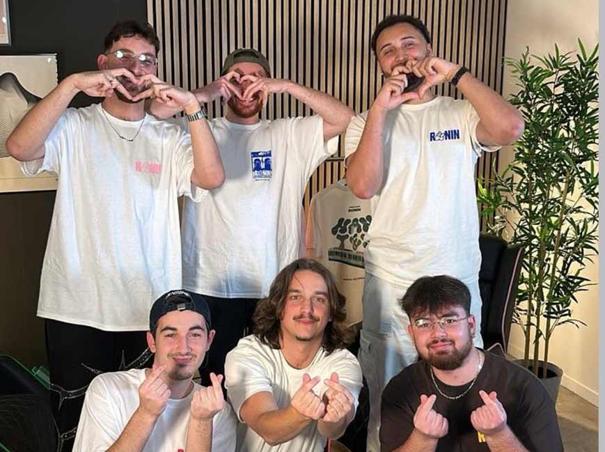 Article AZR
